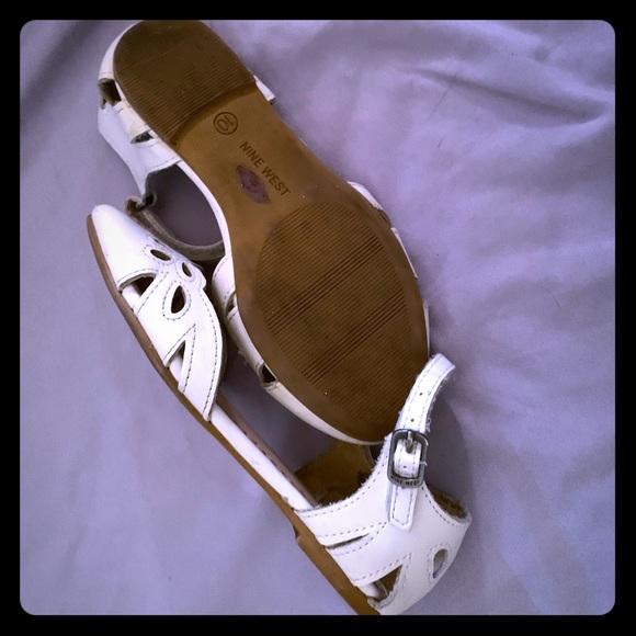 🎉SOLD🎉Nine West Vivien Girls Dress Sandal EUC - Picture 4 of 4